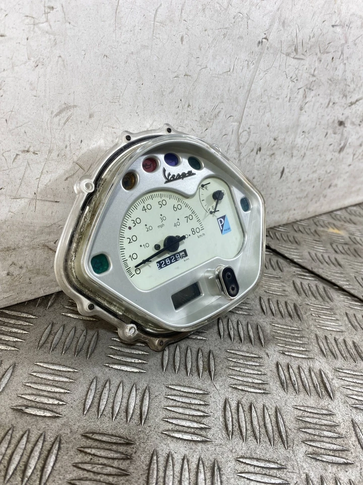 108498 Strumentazione Contachilometri Piaggio Vespa LX 50 / 125 Dal 2005 al 2011 - Immagine 2 di 4