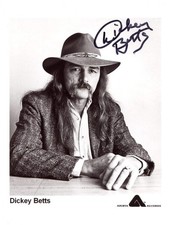 GUITARIST Dickey Betts autograph, signed photo