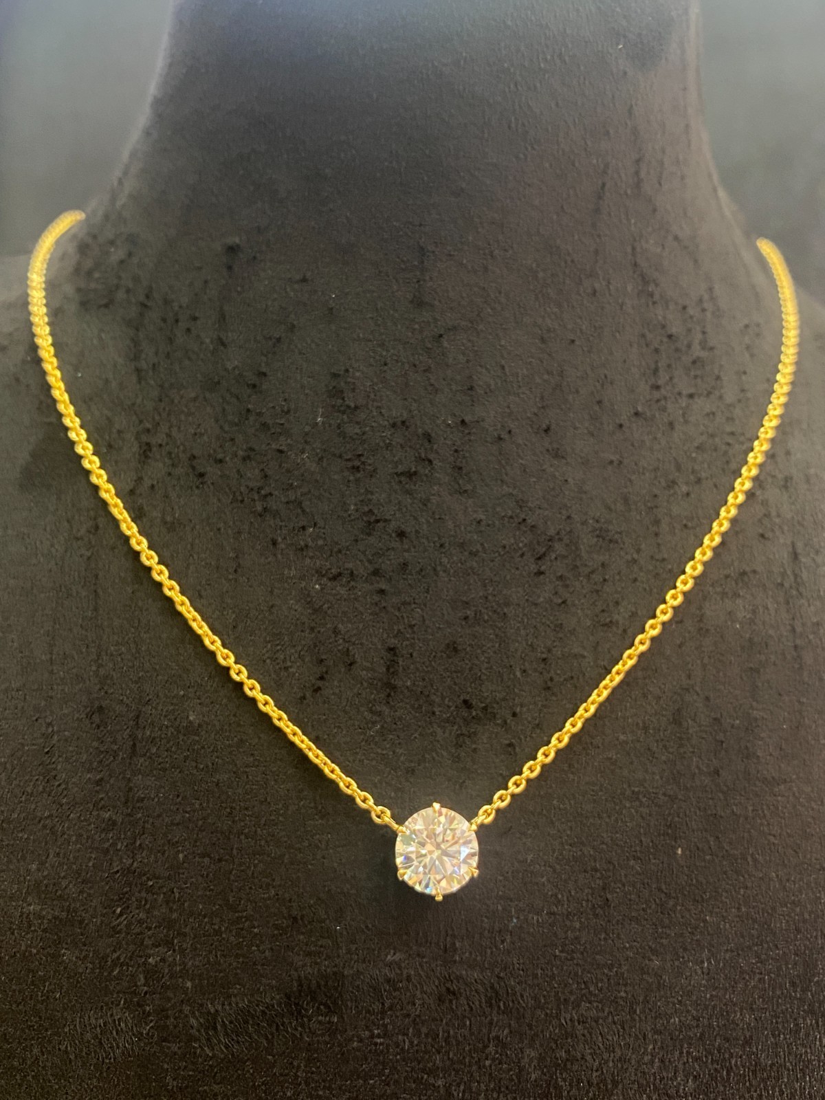 GIA Certified 2 Cts Round Brilliant D/VVS1 Diamond Solitaire Necklace 18K Gold image 5