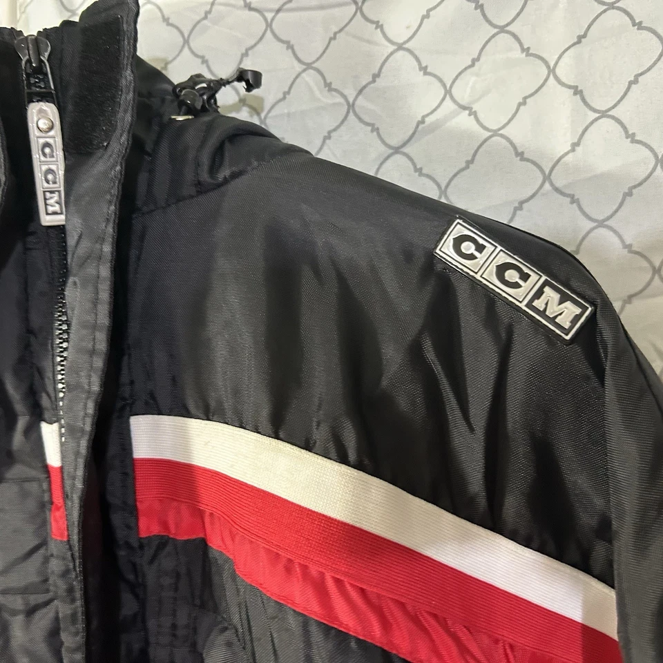 CCM Detroit Red Wings Sudadera con Capucha Abrigo de Invierno Juvenil Grande Negro NHL Cosido/Cosido Foto 3 de 4