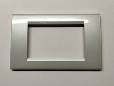 PLACCA 3 POSTI AVE SISTEMA 45 ZAMA 45P93VEM COLORE VERDE PASTELLO METALLIZATO