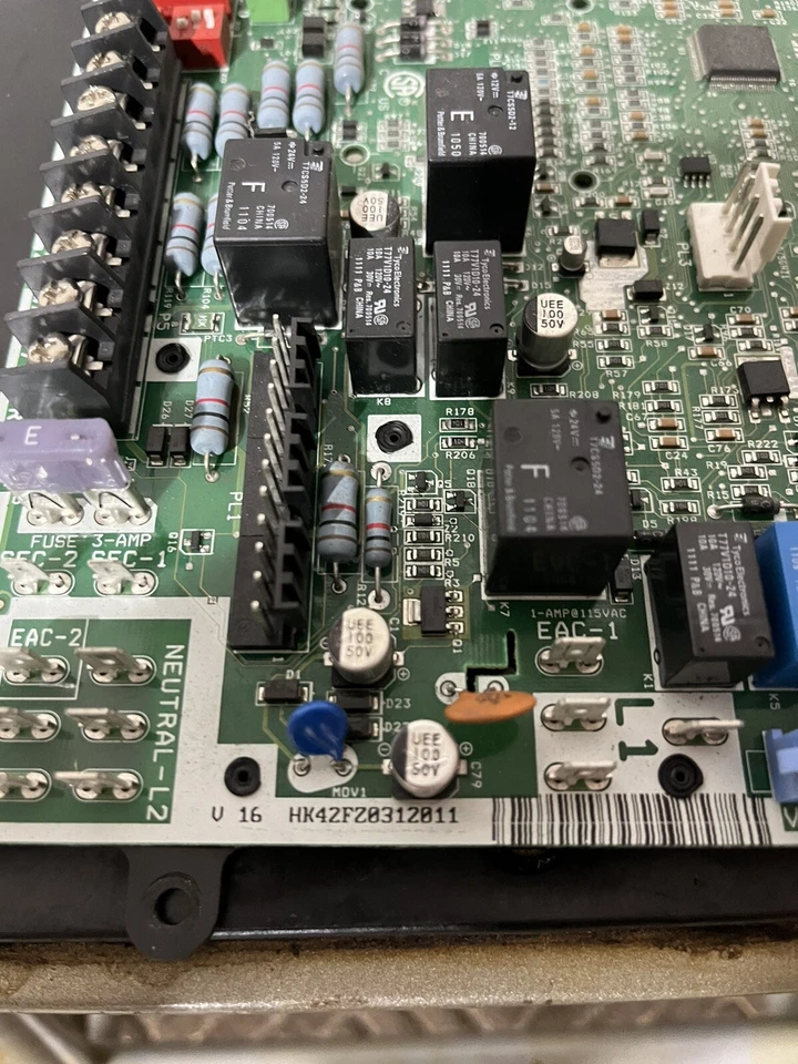 Bryant Evolution Furnace Board(CEPL130456-32) - Image 2 of 4