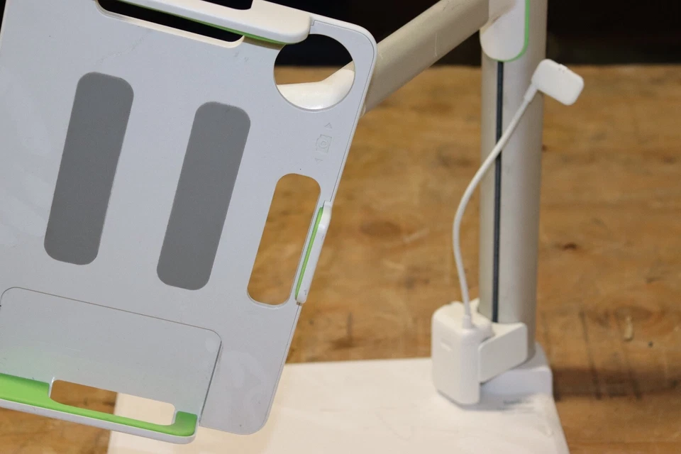 Belkin Tablet Stage / Stand Model B2B054 Perfect For Presentations Or Classroom - Image 2 of 4