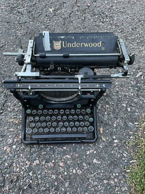1920 Working antique underwood typewriter RARE