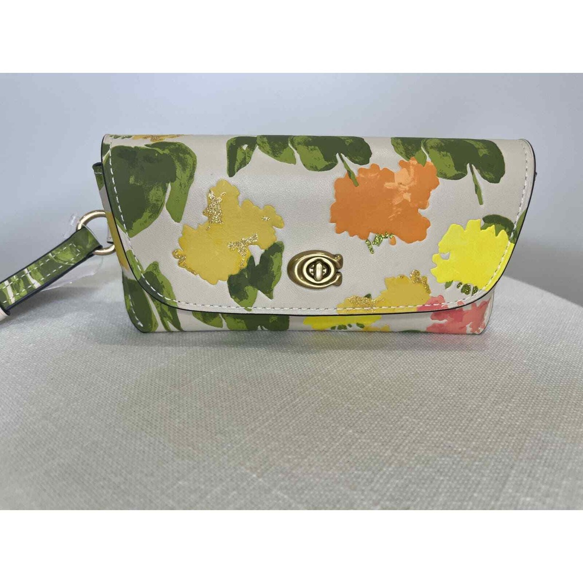 Coach sunglass bag charm with floral print Coach Sunglass Case Bag Charm With Floral Print – Club de Mode main image 2