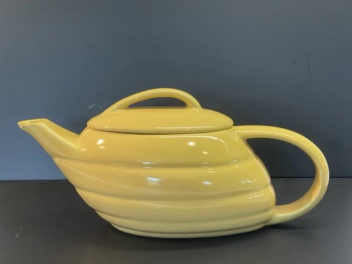 Vintage Bauer Pottery Aladdin Yellow Teapot & Lid. Spout Chipped See Photos!!