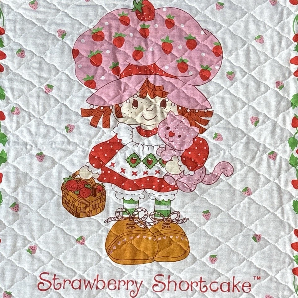Edredón de bebé Strawberry Shortcake vintage ropa de cama rosa con volantes casa de campo 33x43 Foto 3 de 4