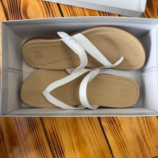 ABEO "Benefit" Thong Sandal-White Leather-Women’s Size 11