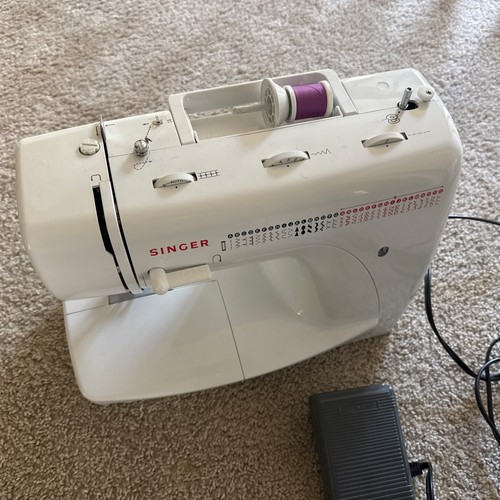 SINGER 2932 SEWING MACHINE- working with pedal - 第 4/8 張圖片