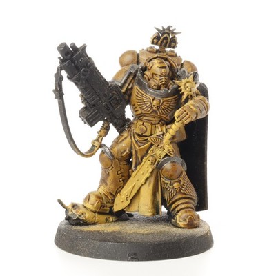 Space Marines - Captain in Gravis Armour with Master-crafted Heavy Bolt Rifle - 