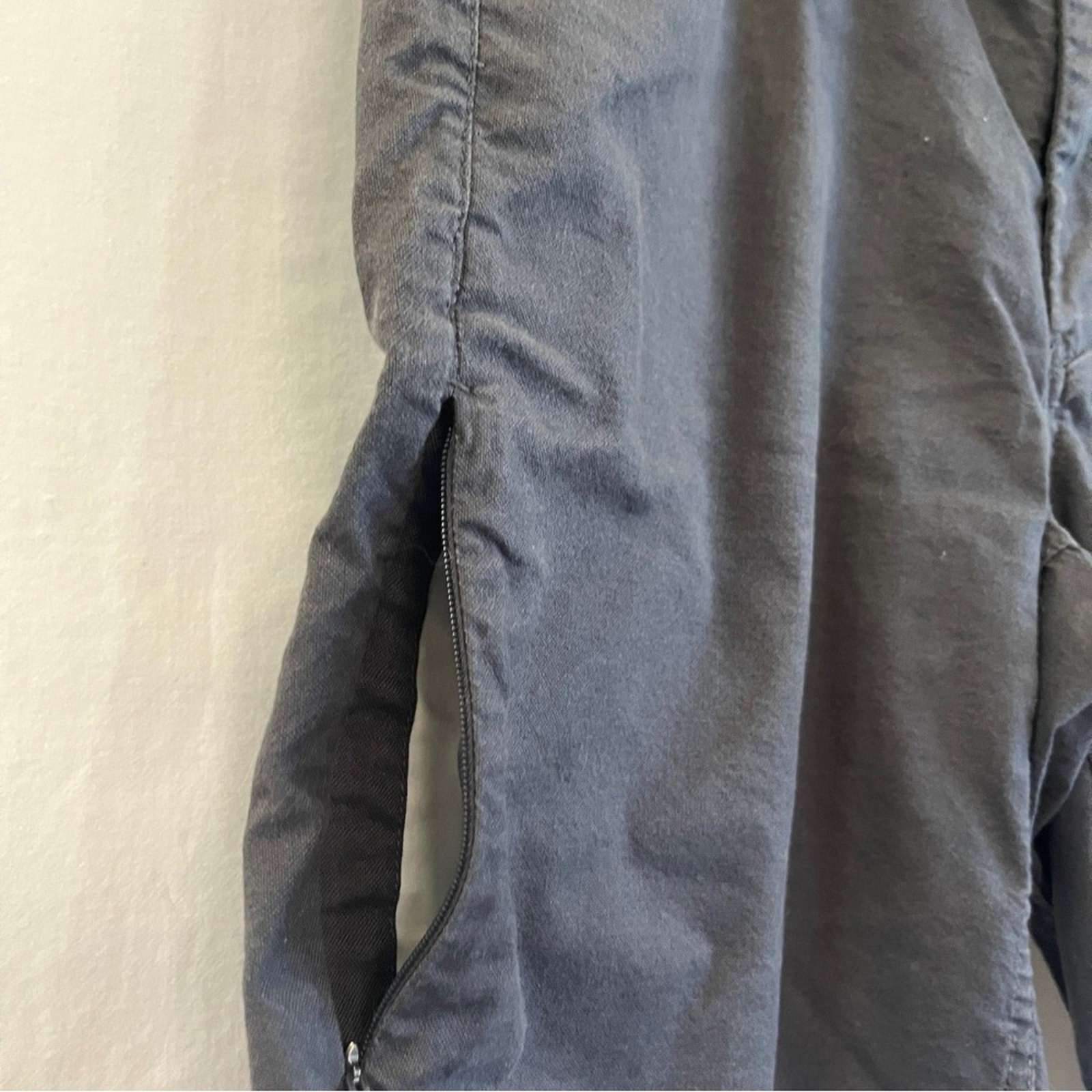 The North Face Shorts Mens 34 Dark Gray Hiking Outdoor Trails Utility Camping thumbnail 2