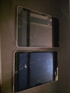 2 Ipads 6 Generation FOR PARTS Not Working