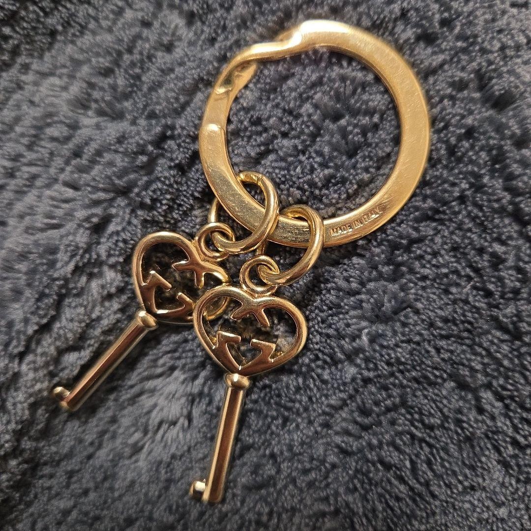 Gucci Interlocking Heart Key Ring with Heart-Shap… - image 2