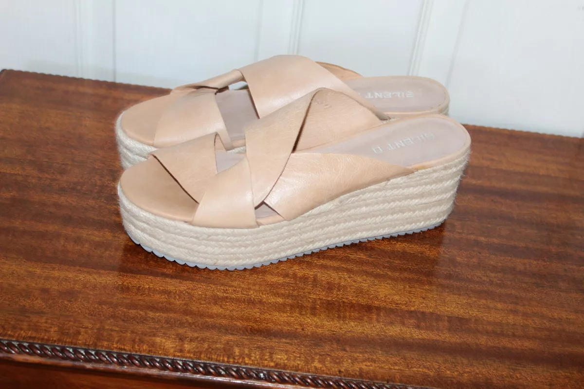 SILENT D BEIGE LEATHER SHOES SANDALS ESPADRILLE WEDGE WOMEN S SZ