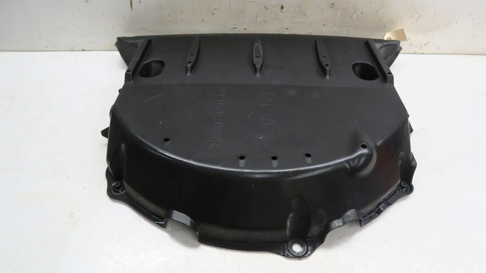 Protector contra salpicaduras trasero debajo de la carrocería Lexus RC350 2015-2020 OEM 58390-53011 Foto 3 de 4