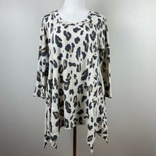 Premise Tunic Top Womens Medium Leopard Print Shark Bite 3/4 Sleeve Scoop Neck