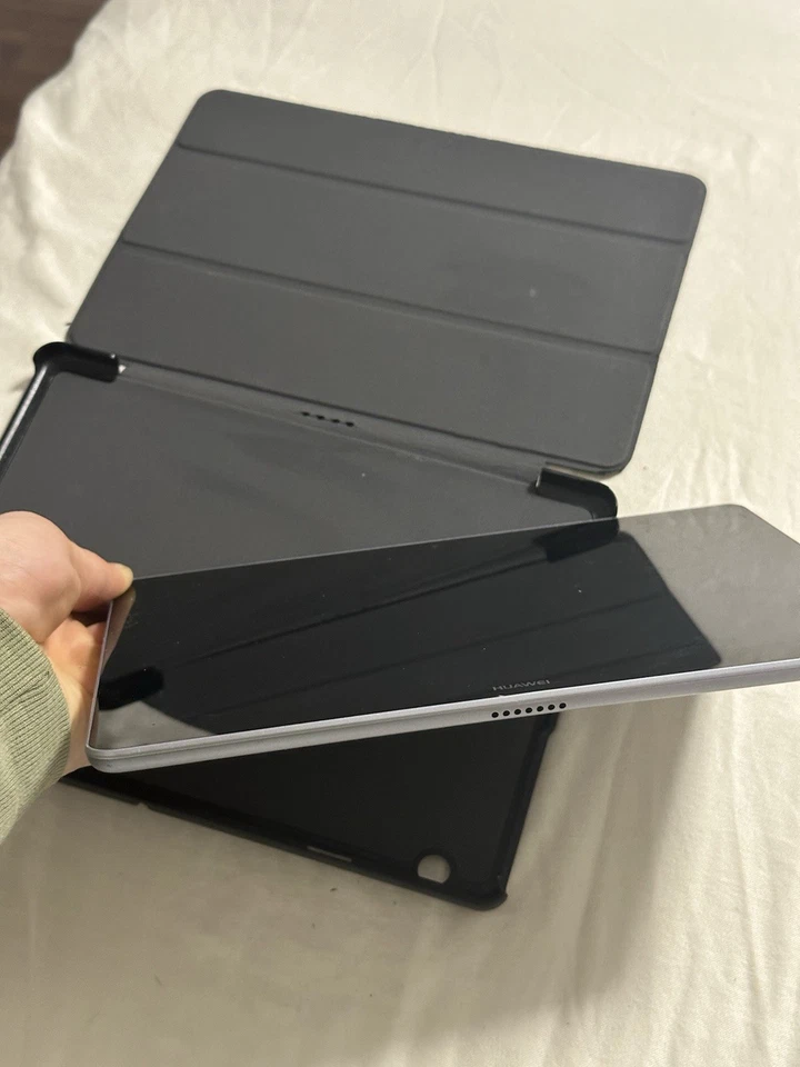 Huawei MediaPad T3 10 LTE - 16GB - Neuwertiger Zustand - Bild 2 von 4