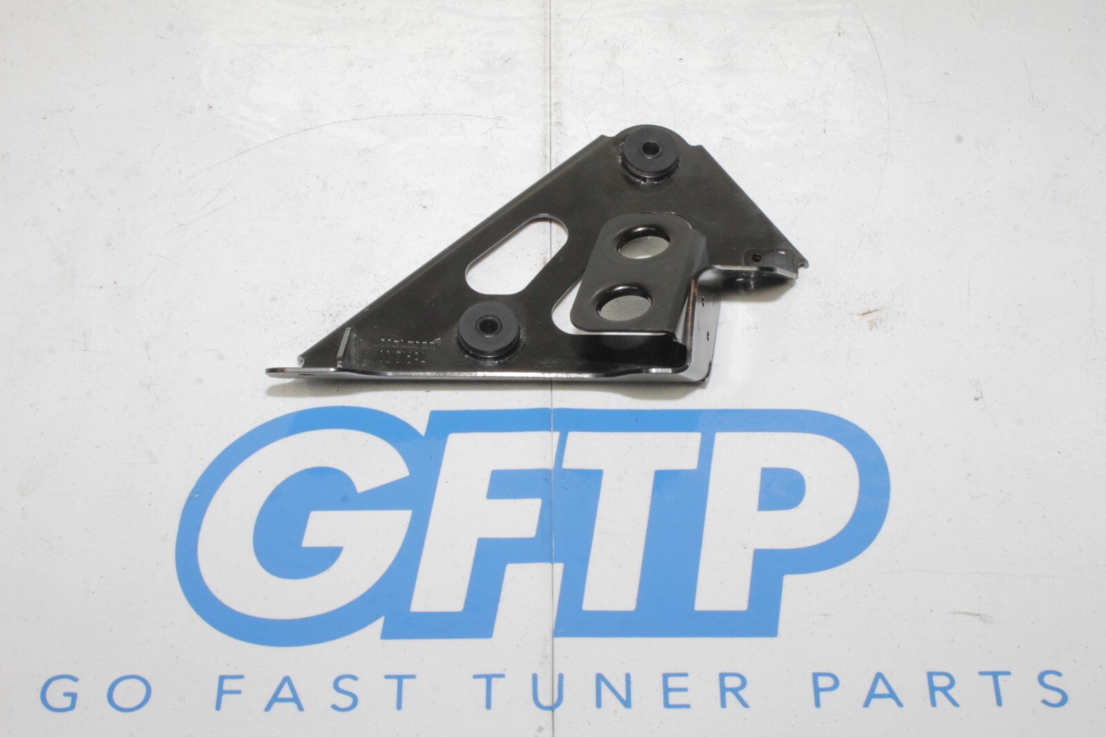 12-14 MCLAREN MP4-12C 12C OEM RH RIGHT ENGINE MOUNT BRACKET MOUNT 00131694 STOCK