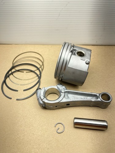 Briggs & Stratton 10L602-4457-F2 Piston 795691 & Connecting Rod 699654 - Picture 4 of 7