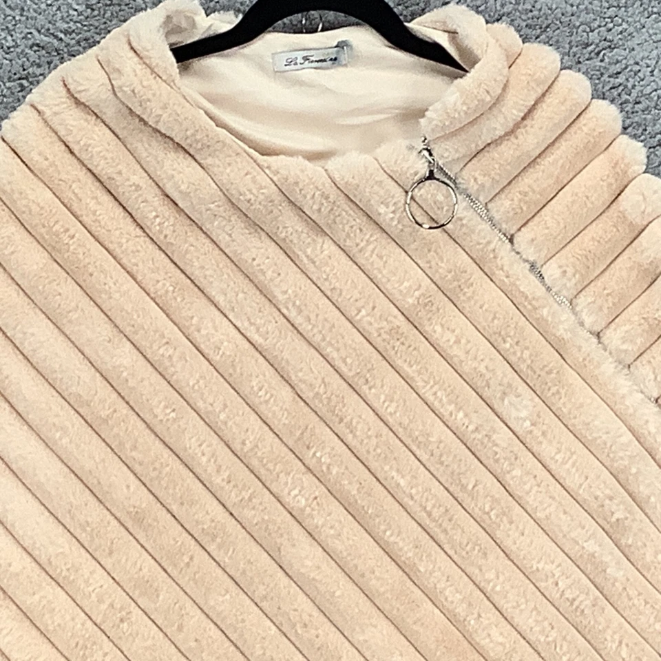 Poncho capa de piel sintética La Fiorentina talla única marfil asimétrico forrado con cremallera Foto 3 de 4