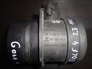 VW Golf IV 4   2,3 110KW Bj.98 Audi A3 SEAT SKODA Luftmassenmesser 071906461A