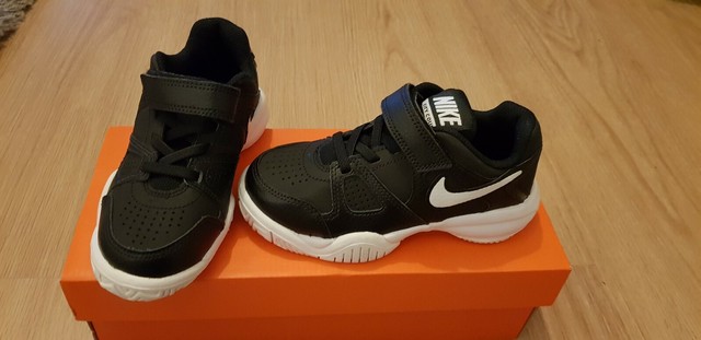 boys nike trainers size 10
