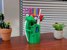 Fun Pen & Pencil Holder, Bambu the lizard per...