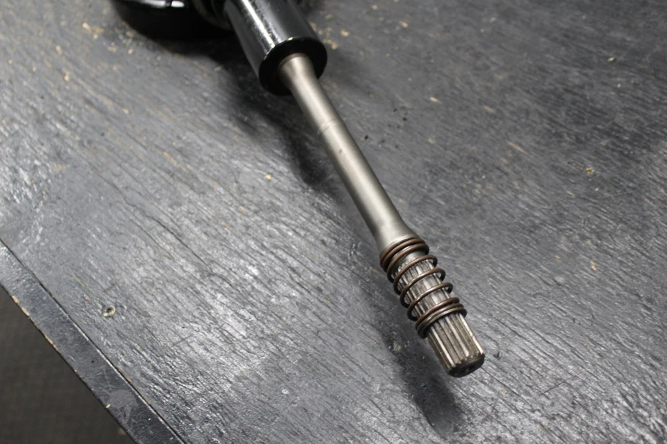 83-85 HONDA NIGHTHAWK 650 650SC OEM TRANSMISIÓN FINAL ENGRANAJE DIFERENCIAL EJE 1983 84 Foto 4 de 4