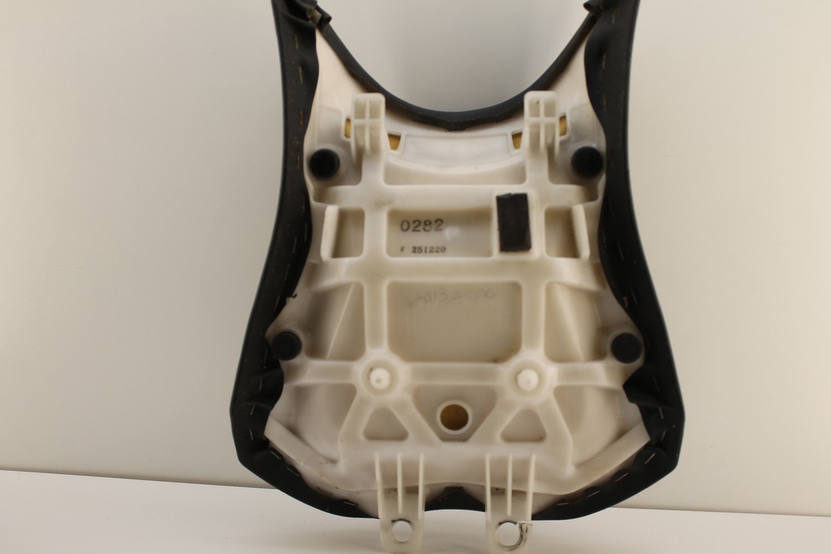 2013 Kawasaki Z1000 OEM FRONT DRIVERS SEAT PAD SADDLE 2013 Kawasaki Z1000 OEM FRONT DRIVERS SEAT PAD SADDLE