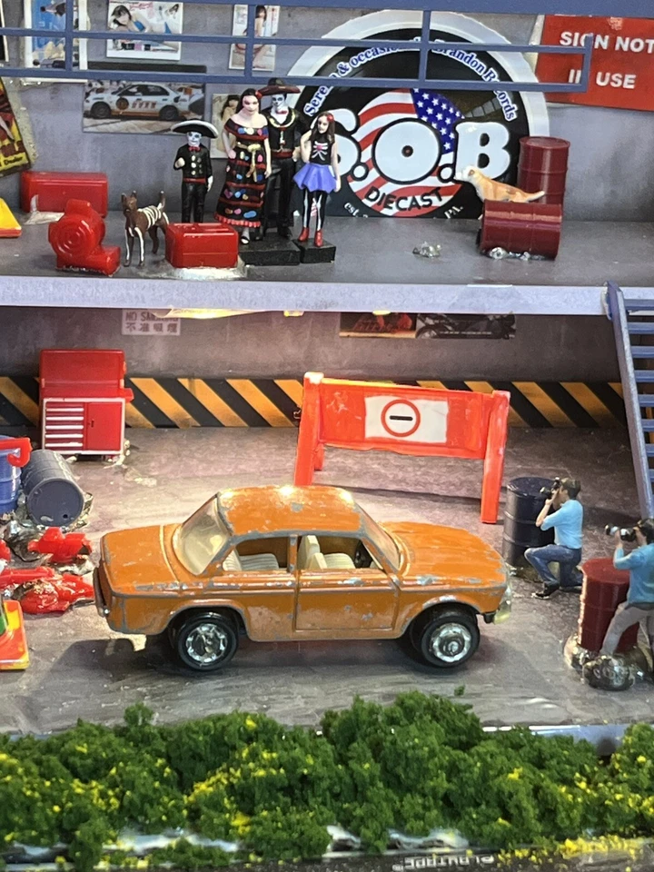 PlayArt BMW 2002 naranja diecast usado excelente estado Foto 4 de 4