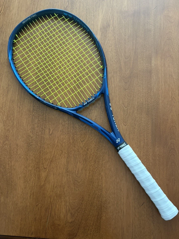 Yonex Ezone 98 2020 (6th gen) Grip 4 1/4 Tennis Racquet - Image 1 of 4