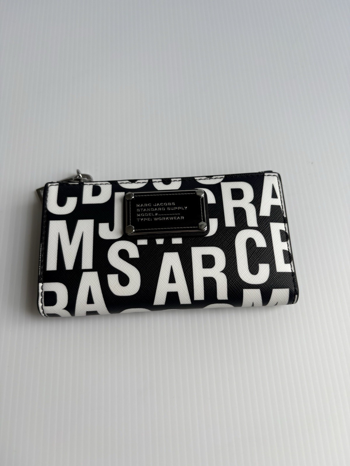 Marc Jacobs Jumbled Logo Trademarc Medium  Bifold Wallet White/ Black EUC