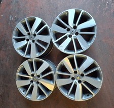n°4 Cerchi in lega marca Renault 4 fori diametro 17 7J x 17 x ET44
