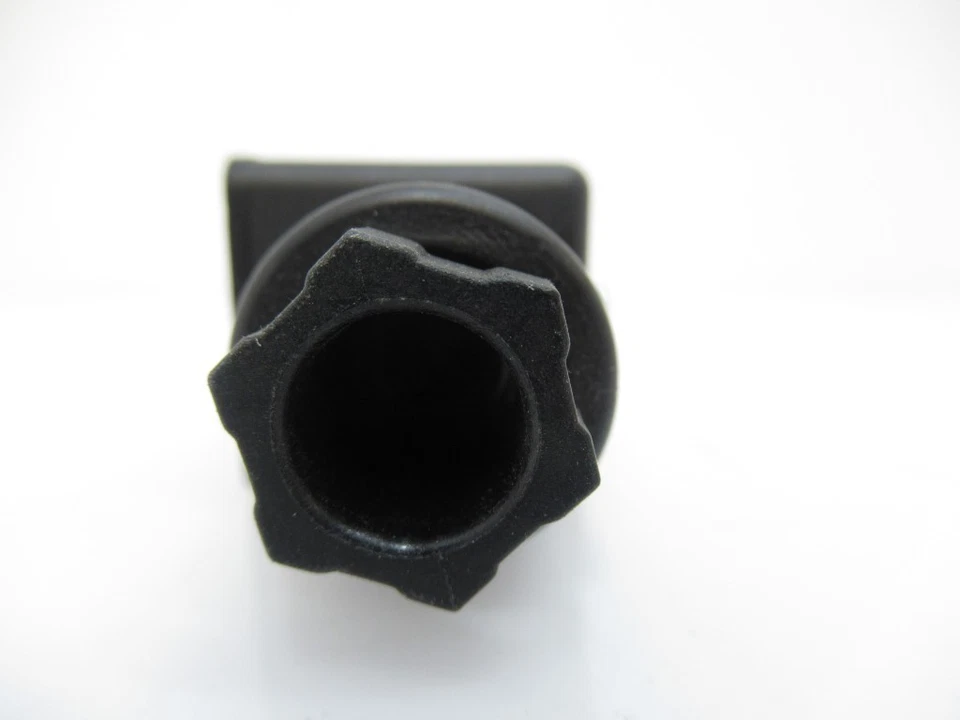 Canfield Connector, B-12, Plug for solenoid valve w/gasket - Image 4 of 4