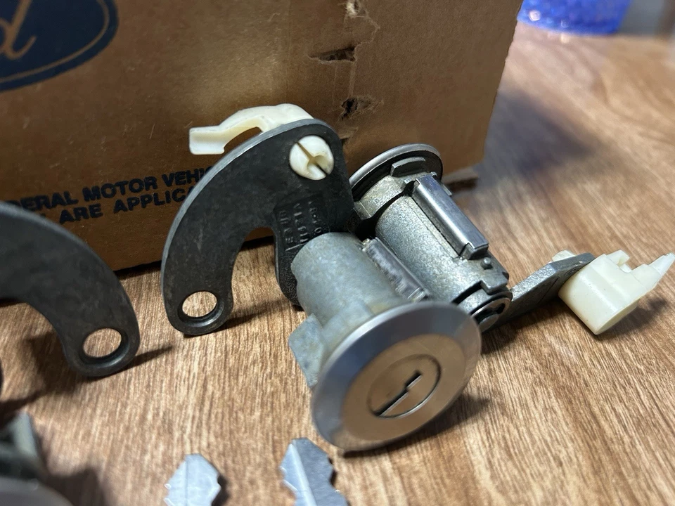 Новый из старых запасов 1981-91 Ford замок набор w ключи Van Econoline E150 E250 E350 клуб универсал двери 89 - Изображение 2 из 2