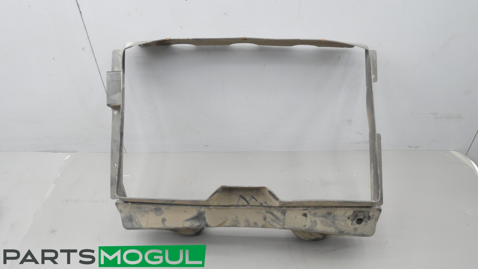 2004-2008 Maserati Quattroporte 4.2L Shroud Cover Panel Trim Radiator OEM
