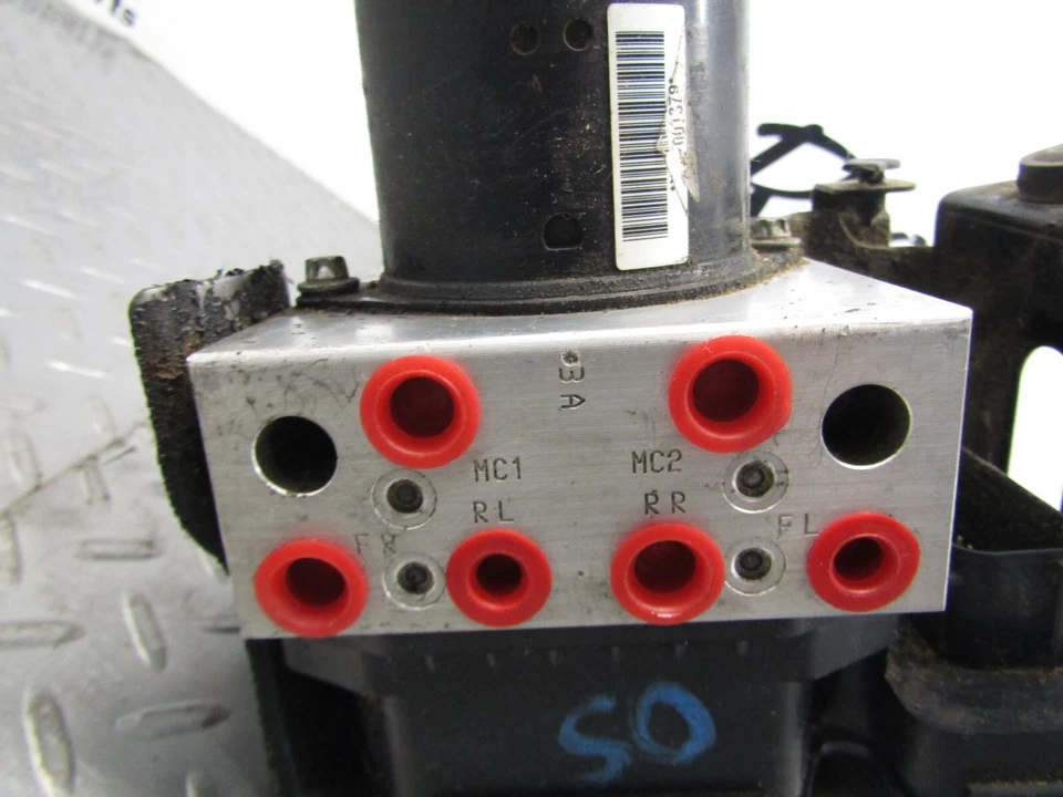 Módulo de control de bomba ABS Buick Lacrosse 2013-2016 OEM 22863598 Foto 2 de 4