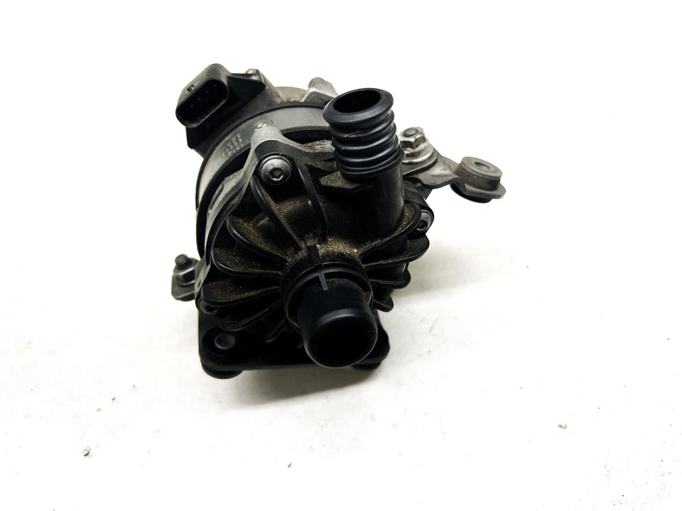 Bomba de agua eléctrica auxiliar ActiveHybrid 3 5 7 13-15 OEM BMW F30 F10 F01 F02 Foto 3 de 4