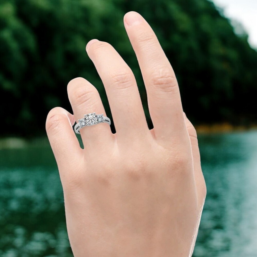 Lab Created Ct Round Cut Diamond IGI Certified Engagement Ring