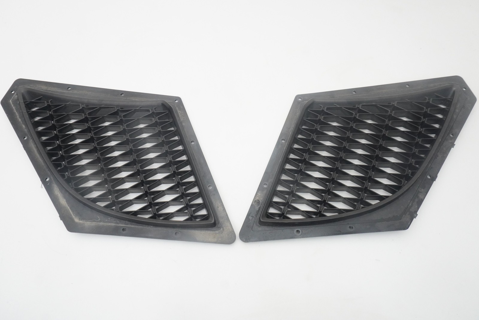 Lotus Evora 2018 Front Right Vent grilles Set P/N A132U4845