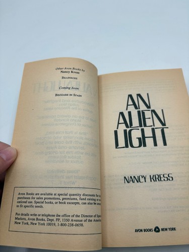 Nancy Kress - An Alien Light - 1989 - paperback - Foto 2 di 5