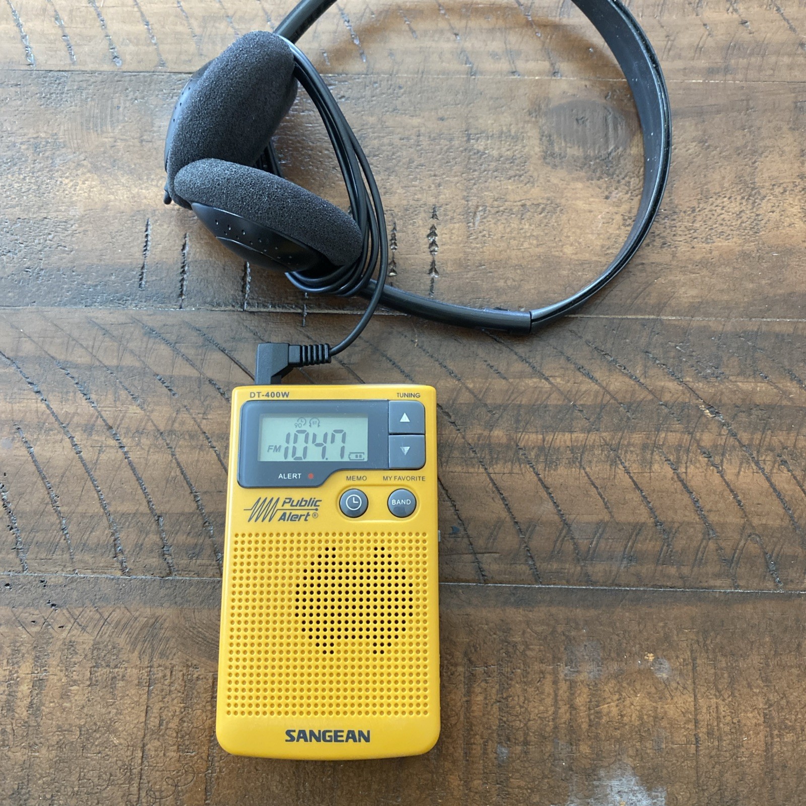 Sangean DT-400W Pocket AM/FM/WB Radio in Excellent Condition