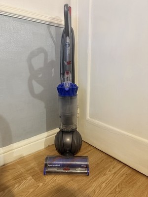 Dyson up22 Allergy Small Ball Multifloor beutelloser Bodenstaubsauger getestet