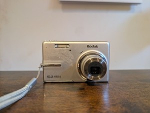 Kodak EasyShare M1073 IS 10.2MP Digital Camera, Silver - Tested