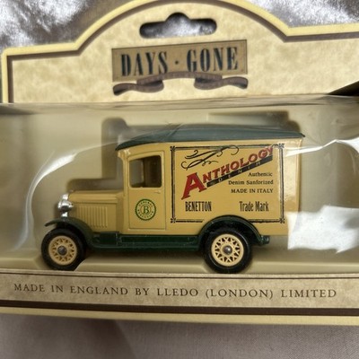 Lledo Days Gone Modell 21013 - 1934 Chevrolet Van, Benetton 