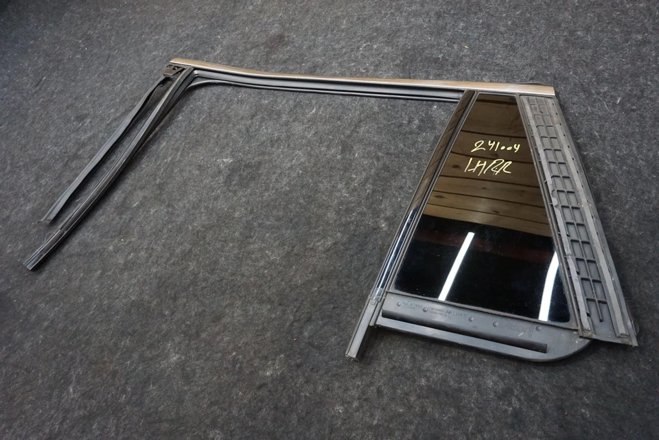 Канал заднего левого вентиляционного стекла LC5BS25825AH Lincoln Aviator U611 2020-23 - Изображение 3 из 4