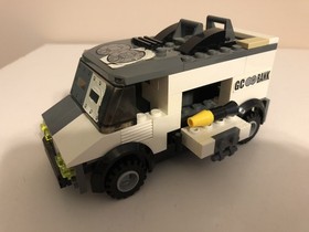 LEGO BATMAN 7781 RARE LOT-TWO-FACE'S ESCAPE TRUCK AND PARKING SKID ONLY