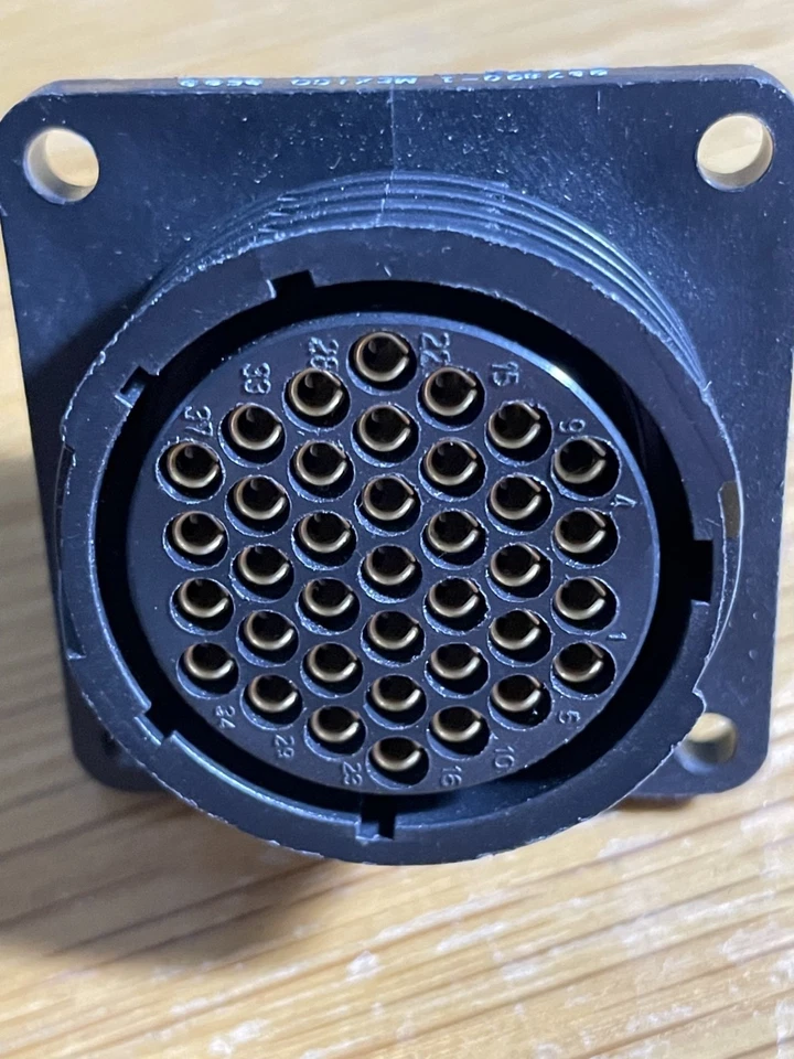 ONE   AMP 207890-1. Circular panel mount connector, 37 positions female pins inc - Image 2 of 3