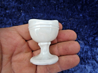 VINTAGE VICTORIAN SWIRLED WHITE GLASS EYE WASH CUP. UNUSUAL! NICE! #2