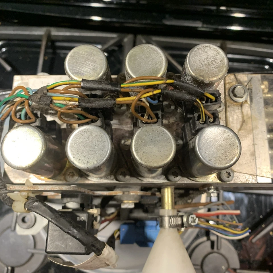 2001-2003 MERCEDES BENZ CLK320 Convertible Top Motor Hydraulic Pump 2088001748 - Image 3 of 3